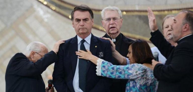 Bolsonaro presssiona Receita Federal a perdoar dívidas das igrejas evangélicas