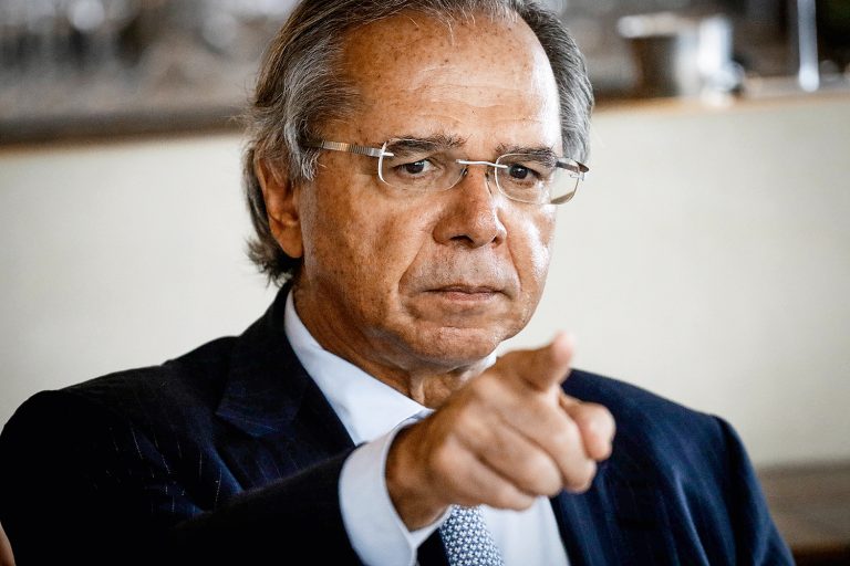 Isolado, ministro Paulo Guedes (Economia) pode ser o próximo a deixar o Governo de Bolsonaro