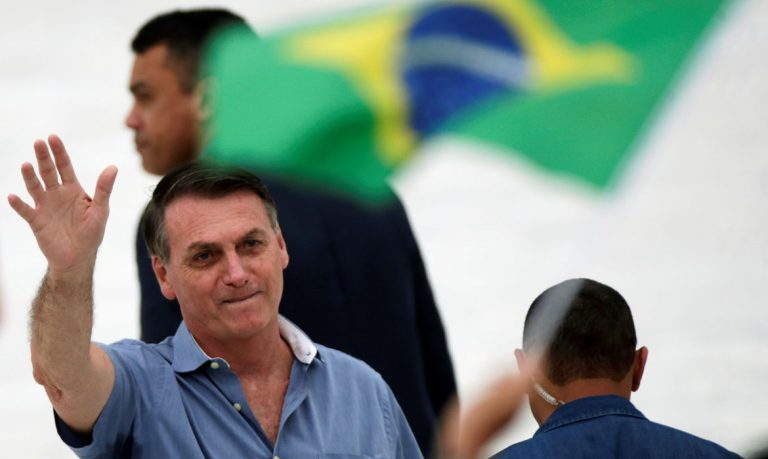 Bolsonaro vai ao encontro de apoiadores na Esplanada dos Ministérios neste domingo (3)