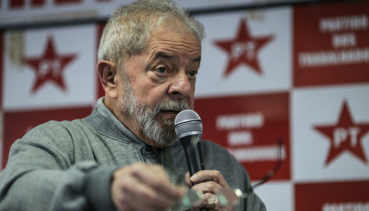 TRF-4 mantém condenação de Lula a 17 anos de prisão no caso do sítio Atibaia