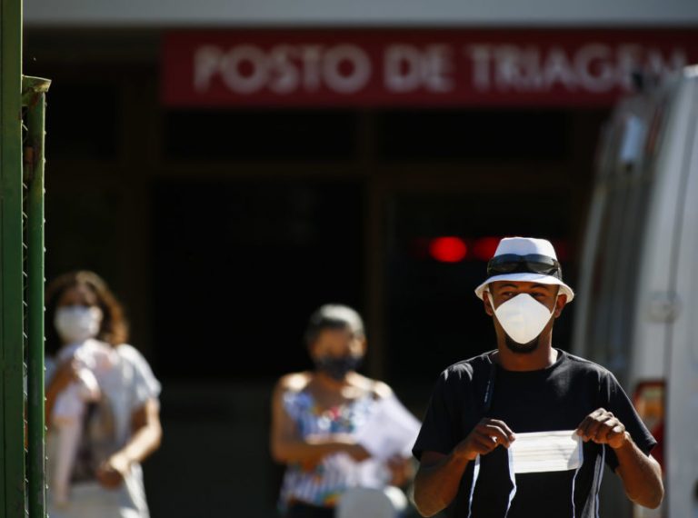 Covid-19 já tirou a vida de 17.971 vidas desde o início da pandemia no Brasil. Veja os números do país e de todo os estados