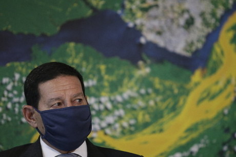 Resultado da contraprova do vice-presidente Mourão para Covid-19 dá negativo