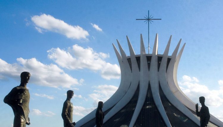 Ameaças ao Bispo da Catedral de Brasília levam o governador a fechar a Esplanada por dois dias