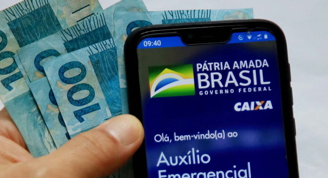 4.687, segundo o Tribunal de Contas, os servidores estaduais do Paraná que receberam indevidamente o Auxílio Emergencial