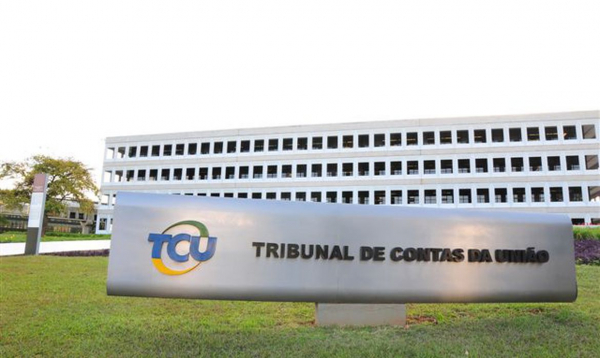 Tribunal de Contas da União (TCU) vê indício de fraude em contratos mantidos por Bolsonaro