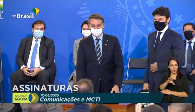 “É hora de pacificar o país”, diz o ministro das Comunicações, deputado Fábio Faria, que tomou posse nesta quarta-feira (17)