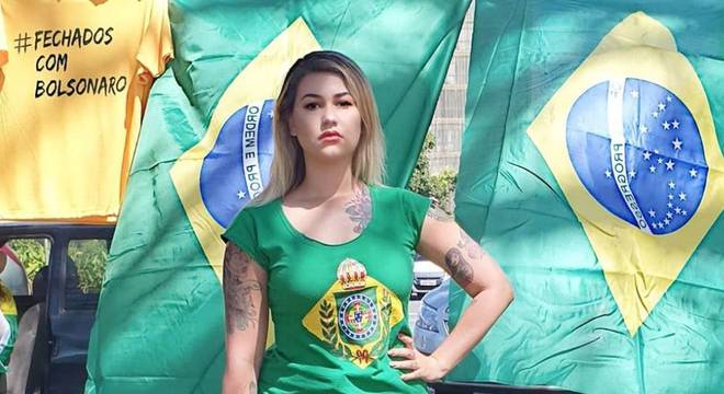 Quem é Sara Winter, uma das líderes do movimento “Os 300 do Brasil”, presa nesta segunda-feira (15) pela Polícia Federal