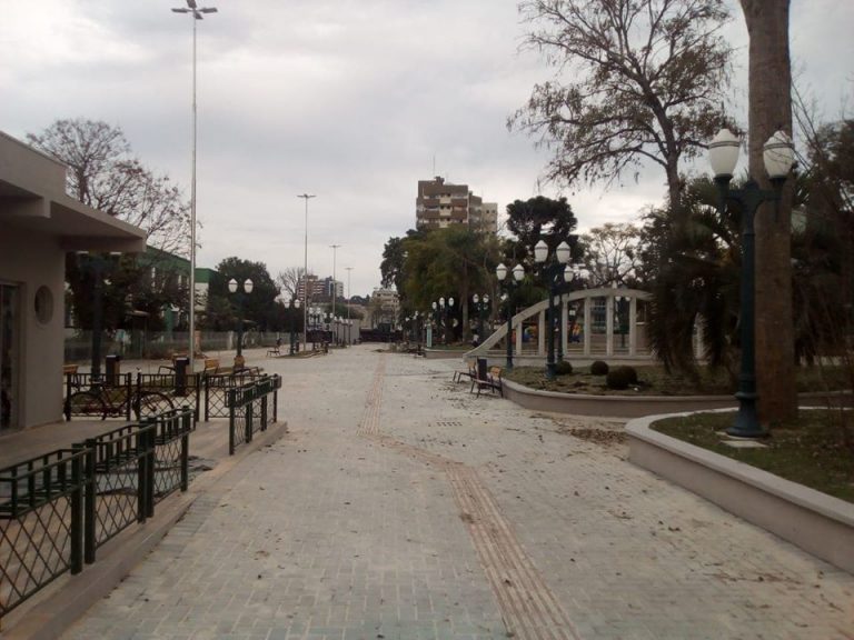 As obras de revitalização da Praça Coronel Amazonas