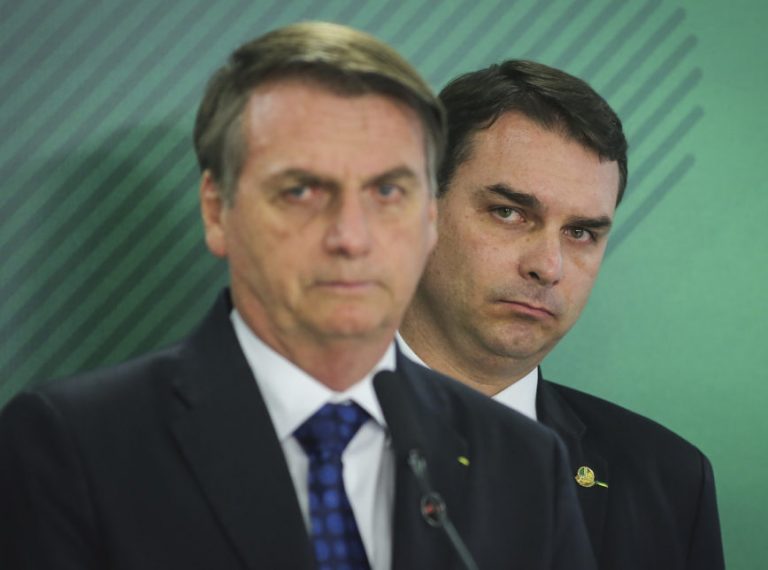 Facebook exclui contas ligadas a gabinetes da família Bolsonaro, políticos e até de Moro