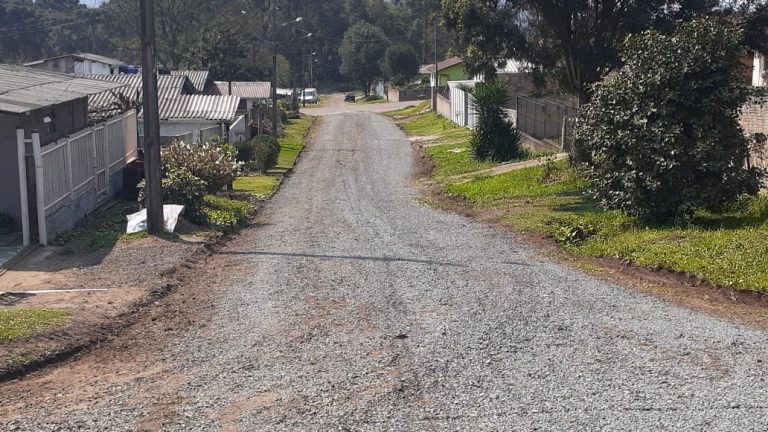 Bairro Lagoa Dourada em União da Vitória recebe melhorias