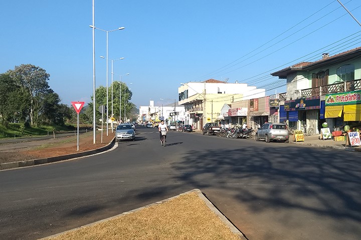 Mudança de sentido nas avenidas Paula Freitas e Abilon de Souza Naves