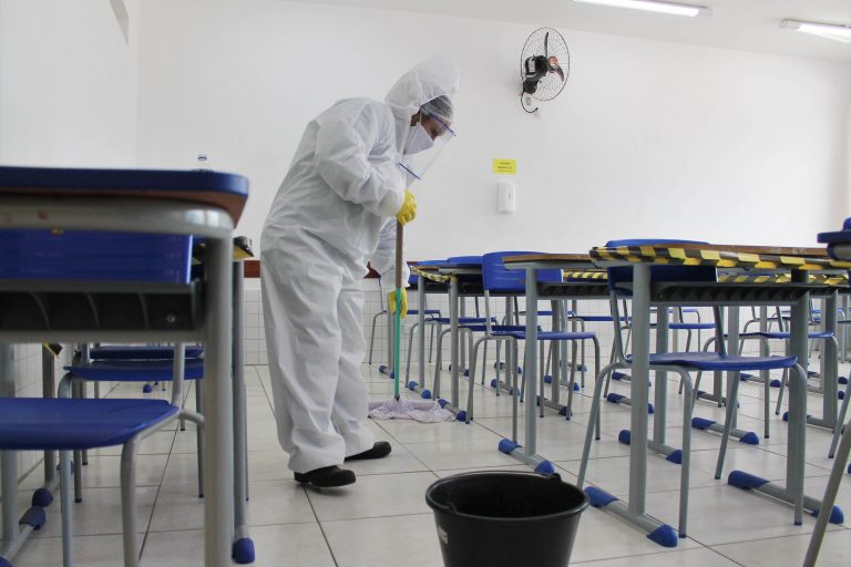 Governo autoriza o retorno de atividades extracurriculares na rede estadual de Educação no Paraná