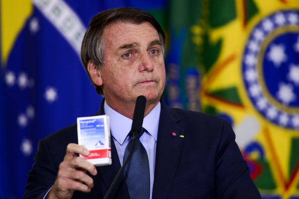 Após forte reação contrária, Bolsonaro diz que vai revogar o decreto que autorizava estudos para privatizar o SUS