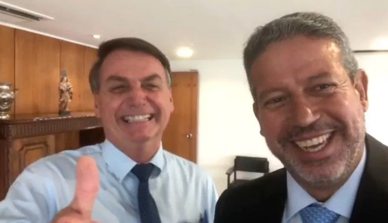 Presidente Bolsonaro (sem partido) cada vez mais próximo do PP (Partido Popular)