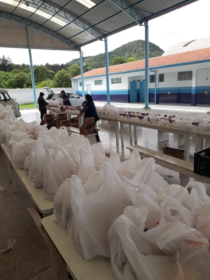 Kits emergenciais de merenda escolar são preparados em Porto União