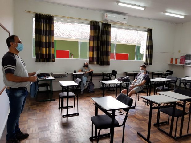 A retomada segura das atividades escolares presenciais em Santa Catarina