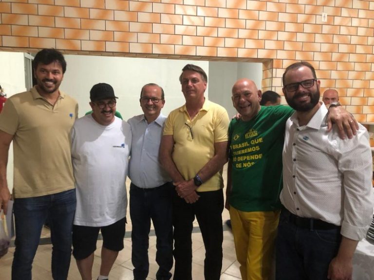 Bolsonaro ofereceu jantar na noite de segunda-feira (21) em São Francisco do Sul