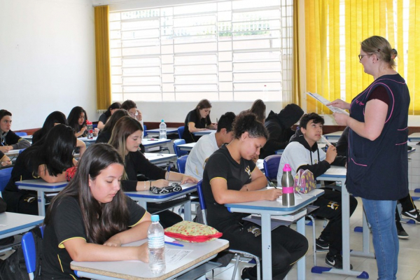 Abertas rematrículas nos colégios estaduais do Paraná a partir desta sexta-feira (08)