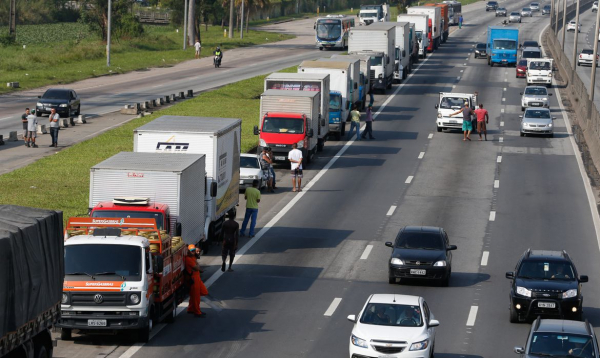 Presidente Bolsonaro apela aos caminhoneiros para que não entrem em greve