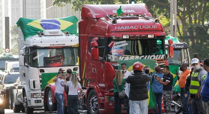 Caminhoneiros devem entrar em greve no dia 1º de fevereiro