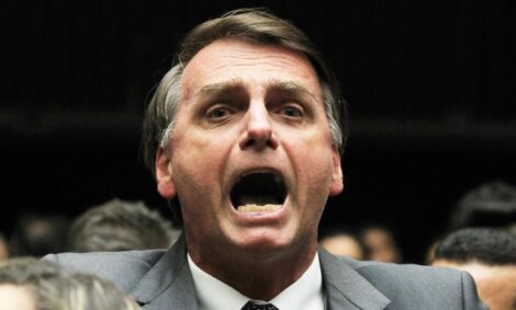 “Vai pra puta que pariu”, diz Bolsonaro à imprensa que divulgou os gastos do governo com leite condensado