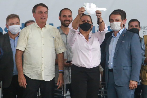 Bolsonaro entrega 225 veículos para assistência social de 135 municípios de Santa Catarina