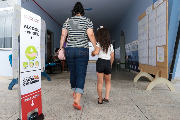 Rede estadual de ensino de Santa Catarina realiza pré-matrículas online na quarta (3) e na quinta (4)