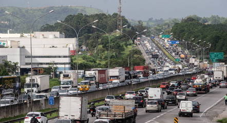 Petroleiros apoiam caminhoneiros em ato contra o preço do combustível