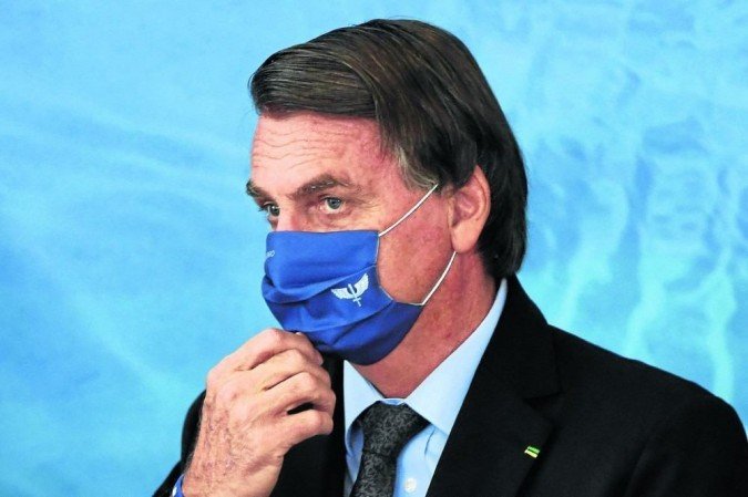 Com a popularidade em queda, Bolsonaro confia no apoio da extrema direita