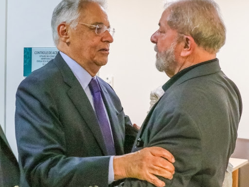 Fernando Henrique Cardoso destrói o PSDB