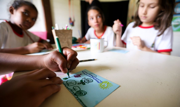 Assembleia Legislativa do Paraná aprovou projeto que institui ensino domiciliar