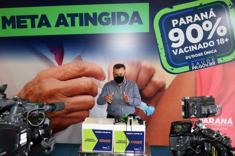 Paraná se prepara para vacinação de adolescentes e dose de reforço contra a covid-19