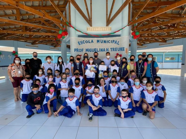 União da Vitória entrega premiação para alunos finalistas da OBMEP