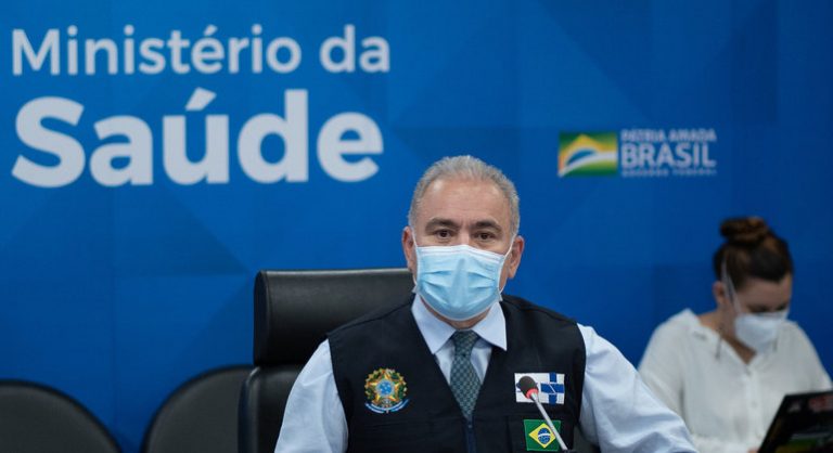 Ministro da Saúde diz que a maioria das pessoas hospitalizadas não foram vacinadas