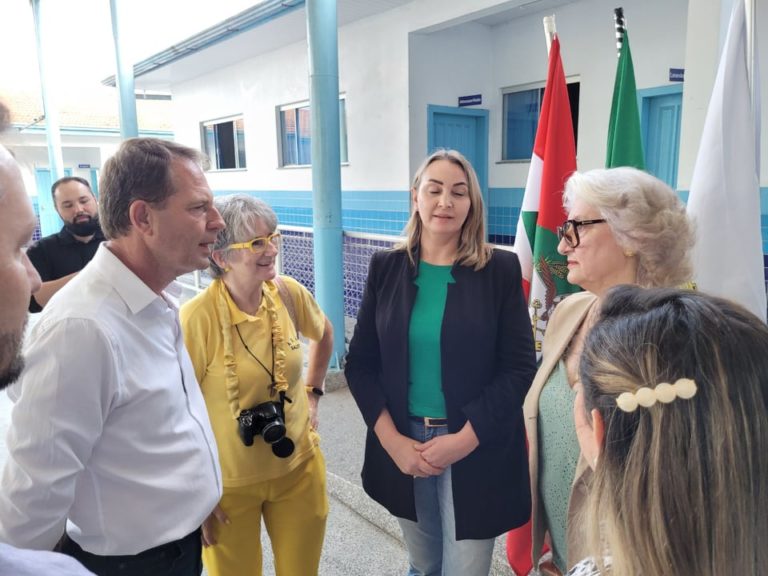 Vice-governadora visitou a Escola Cívico Militar de Porto União