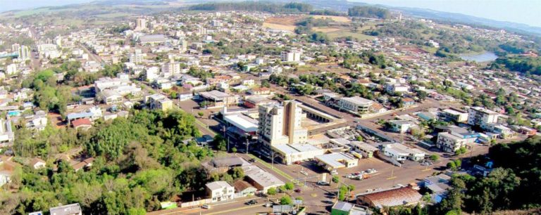 Em Dois Vizinhos, Sudoeste do Paraná, prefeito e delegado tem bens bloqueados