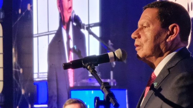 Vice-presidente Hamilton Mourão fez a palestra de abertura do Congresso da Acaert