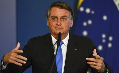 Bolsonaro fala da perda do poder aquisitivo da população brasileira