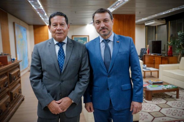 Moisés apresenta a Mourão Modelo Catarinense e Segurança Pública