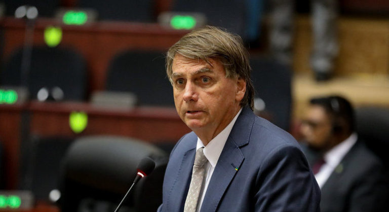 Bolsonaro diz que Petrobras prepara novo aumento no preço dos combustíveis