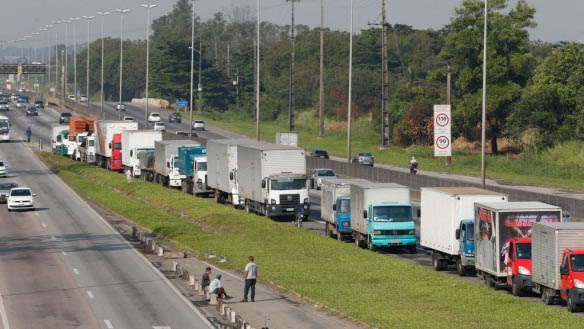 O temor de uma nova greve dos caminhoneiros é grande