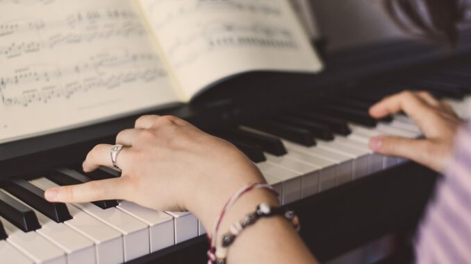 União da Vitória vai oferecer aulas gratuitas de piano, com vagas limitadas