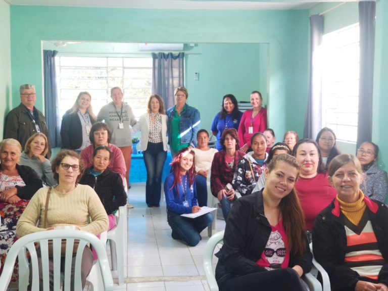 Moradoras de União da Vitória se formam em curso de Manutenção Hidráulica Residencial para Mulheres