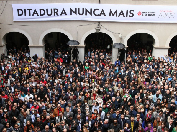 Em apoio ao manifesto ‘Em Defesa da Democracia’, a posição de vários senadores