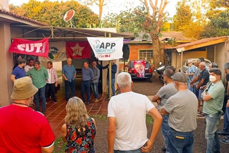 Líderes do PT preocupados com a baixa adesão nos eventos de Roberto Requião