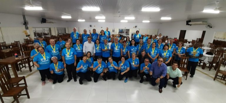 Atletas da 3ª Idade de União da Vitória recebem homenagem especial por participação em evento esportivo