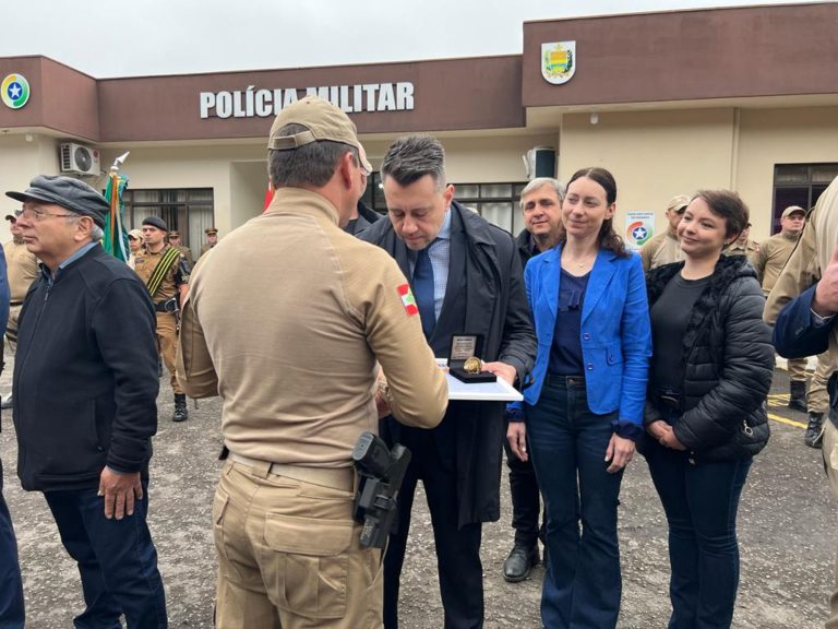 Juiz Carlos Mattioli recebe menção honrosa da Polícia Militar de Santa Catarina