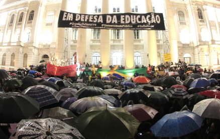 Entidades estudantis convocam mobilização nas ruas contra cortes na educação