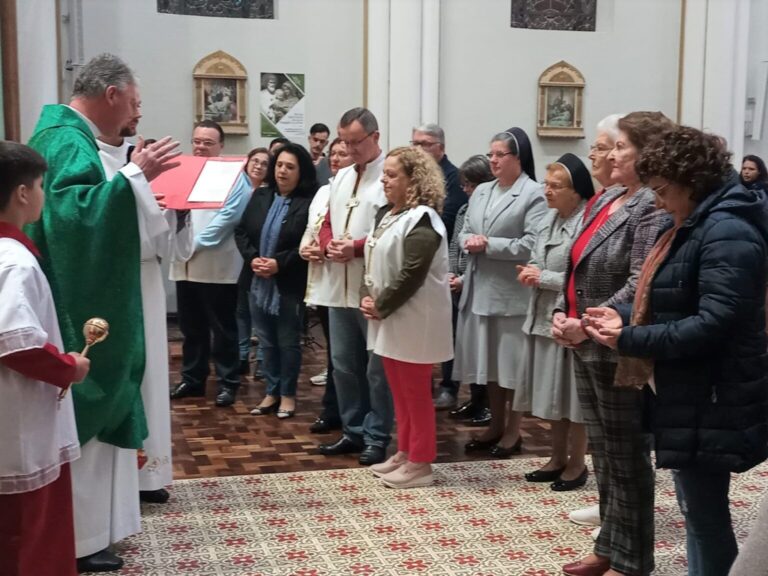 Na Catedral da Diocese de União da Vitória Missa em Ação de Graças pela passagem do Dia do Professor