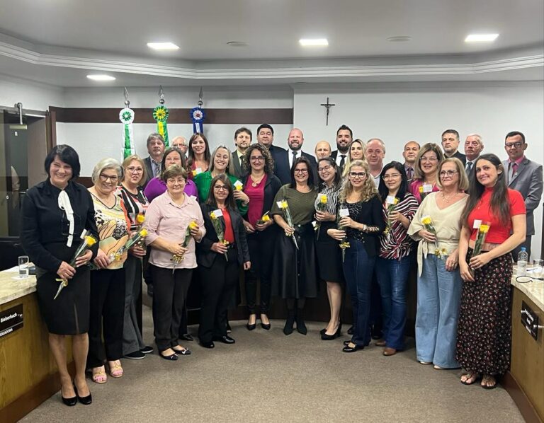 Ato solene na Câmara Municipal em homenagem aos professores de União da Vitória